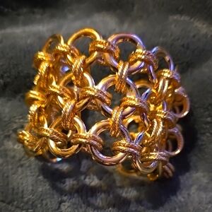 Elegant Gold Chain Link Bracelet